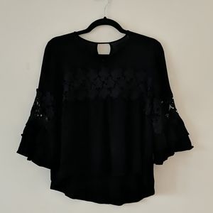 DONATED 💥 Black 3/4 length flowy top
